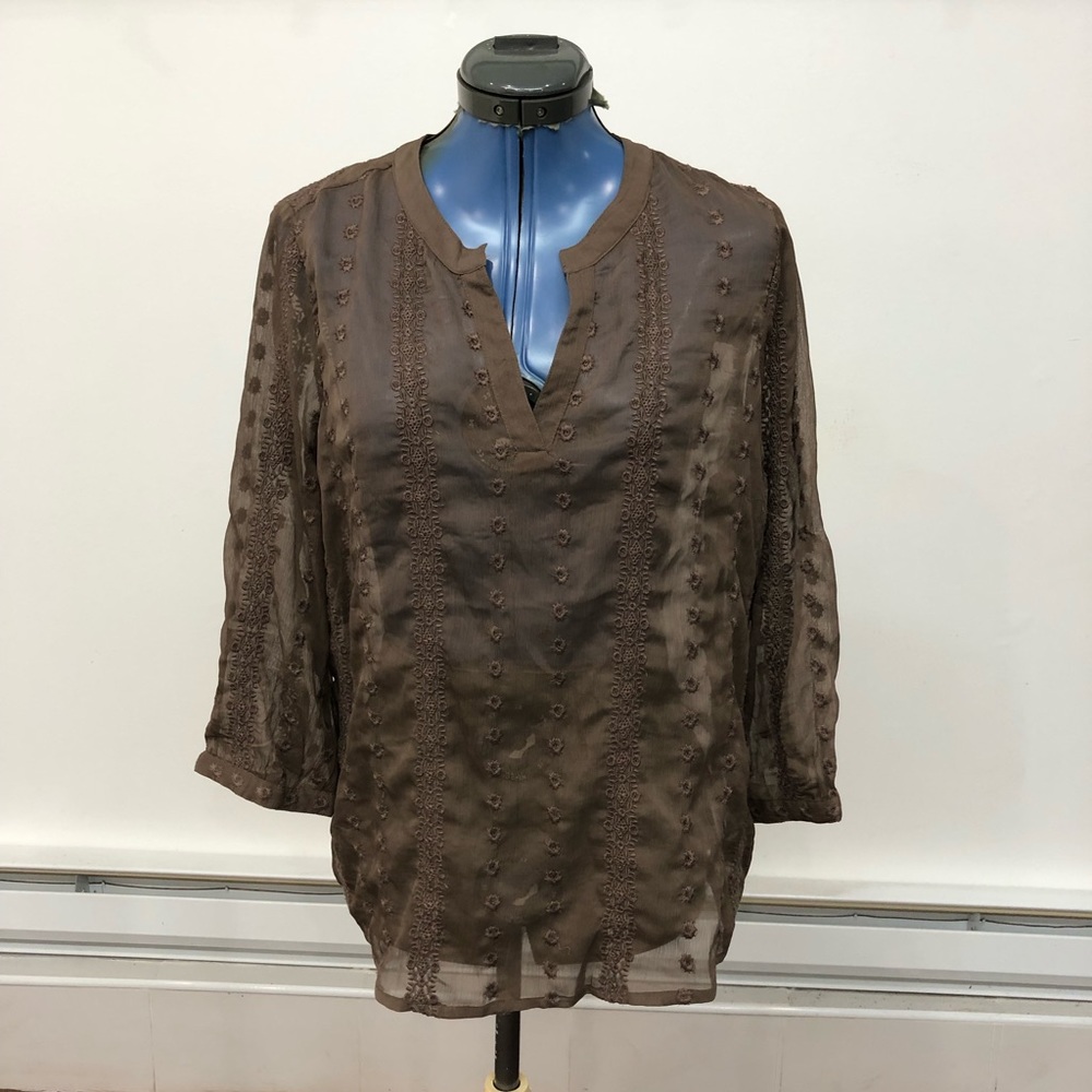 Olive and oak top